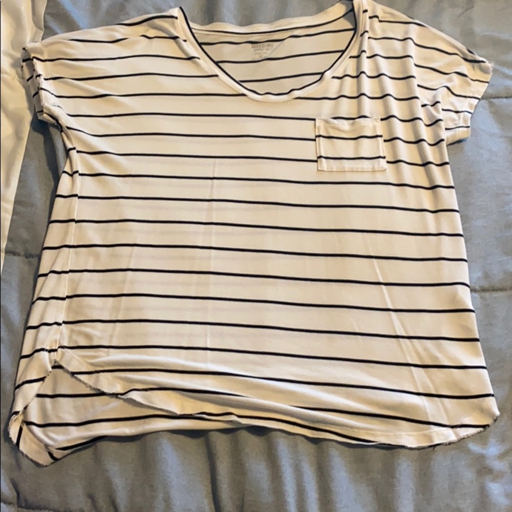 SOLD Mossimo Tshirt